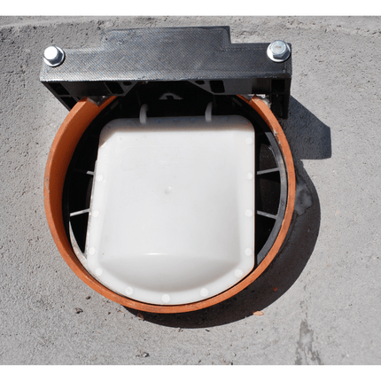 Rückstauklappe in Betonschacht eingebaut